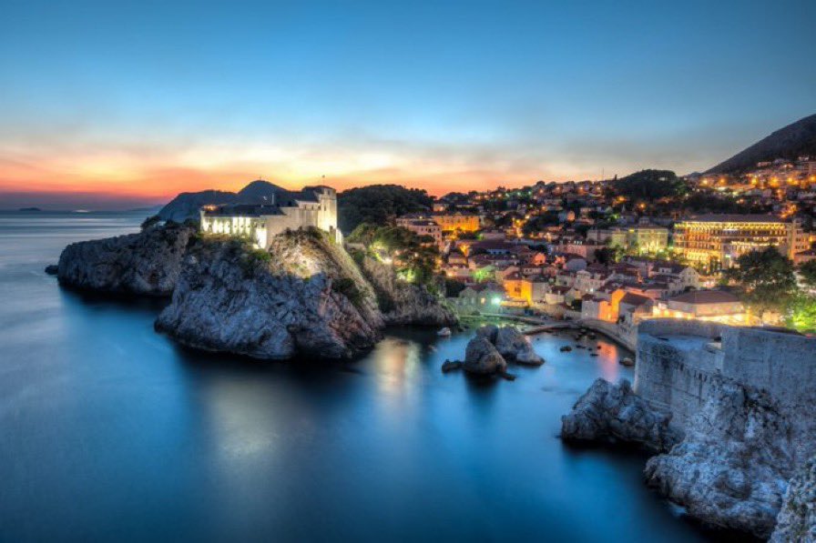 Early career scholars: Enter the system at the Luhmann Conference 2023 in Dubrovnik. Details ↓ here  → wp.me/pcnZAh-mc #luhcon23