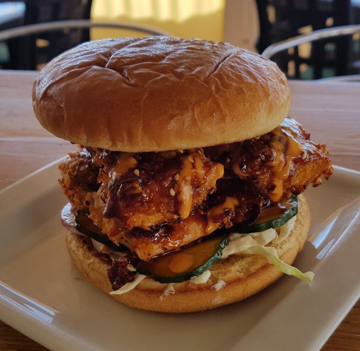 splashbistro's tweet photo. Home made Korean style fried chicken burger with house slaw, pickled cucumber and sriracha mayo on a toasted brioche roll. Served with salad or fries.
The best burger you will eat. https://t.co/KaW3ifneAi