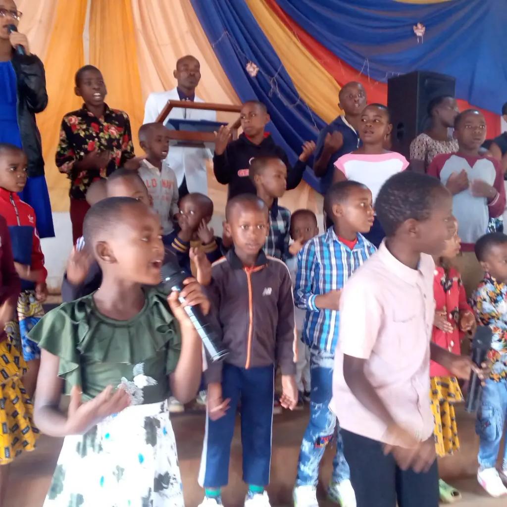 GitegaC's tweet photo. Worship this Sunday February 26, 2023, the atmosphere and the blessing was with the whole church. Today's word was to live with the Holy Spirit and show the world what Jesus Christ is🙌🎆💞💐🥰🥰🎊🎆👏💖💖🙌📒🎈💞🎄💮🥰💞
Matthew 28:16-20. https://t.co/Mih6tSzi8k