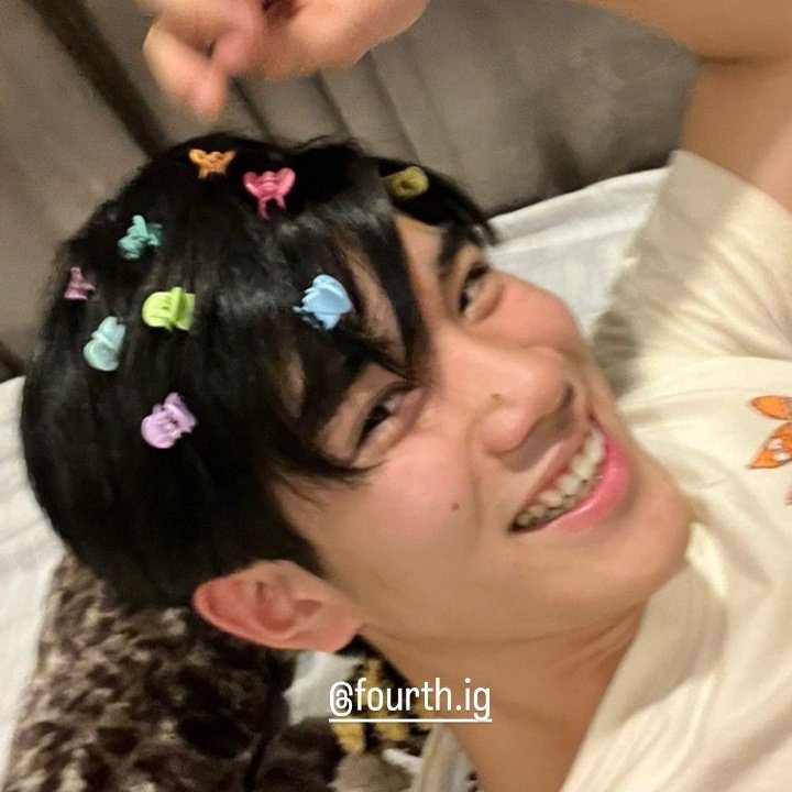 knowingfrth's tweet photo. thailand's hot weather is nothing as long as you have this pretty face in front of your eyes everyday.... okay..... https://t.co/eg7SPwAU1I