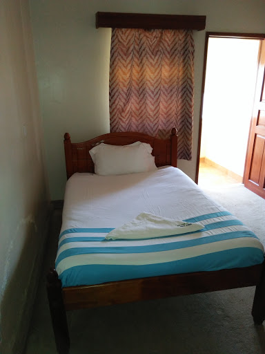 mercymurugi's tweet photo. I hope as you all RT my good news, you are making bids for our hotel. Hiring only the best interior designers, our world-class hotel is the best option when you're in Naivasha. I hope you have booked a room early for the upcoming WRC Safari Rally! https://t.co/Ee1LtehzNp