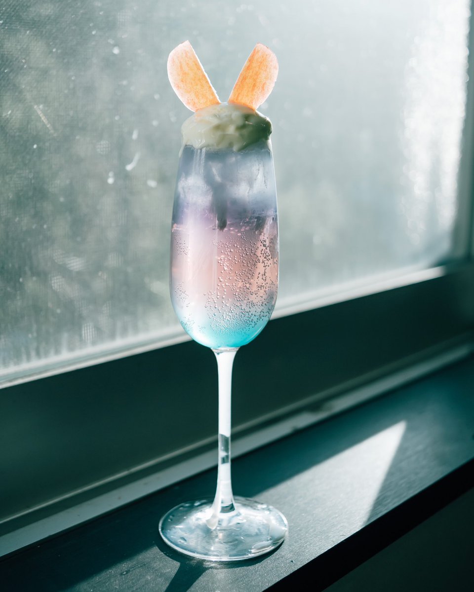 ...

             "Untukmu,"

Menaruh dessert juga minuman di meja hadapan <a href="/shiroikirayu/">𝑬𝑳𝑬𝑵𝑨</a>.