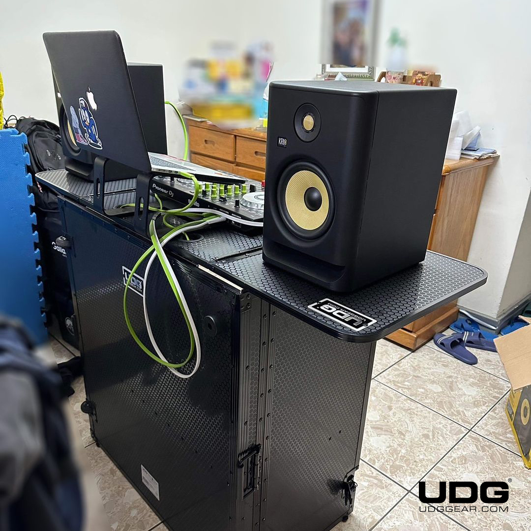 udggearcom's tweet photo. UDG Ultimate Fold Out DJ Table Black MK2 Plus (Wheels) by @tooltour
#UDG #UDGGEAR #Deejay #DJLIFE #UDGonTheRoad #DJonTour #UDGReGram #djing #party #djtable #djstand #djbooth #foldout #portable #pioneerdj #serato #rekordbox #traktordj https://t.co/AwnkjlOwsF