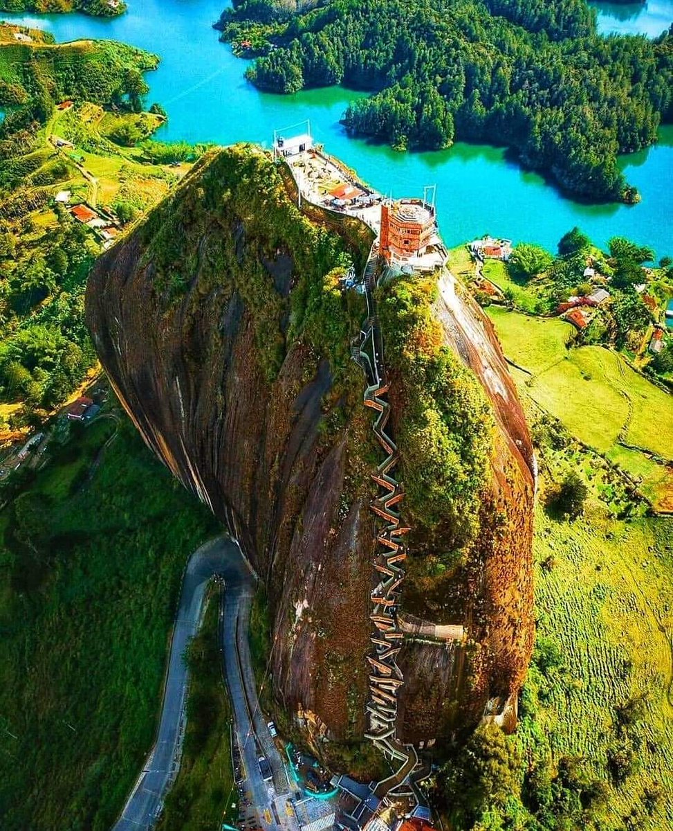 Piedra del Peñol, Guatapé, Antioquía, Colombia. 🇨🇴