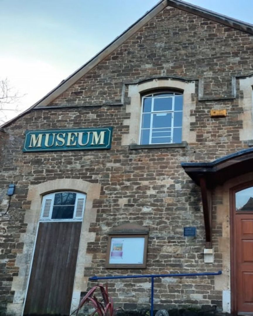 Planning a vacay in Rutland? Visit the County Museum on the 5th &amp; 12th April for cool lamb &amp; sheep crafts! Make cards, keyrings, baskets &amp; more. Then stay at Wisteria Hotel for a memorable stay! 

Enquiries: 01572 722844 or email enquiries@wisteriahotel.co.uk for more details! 😊