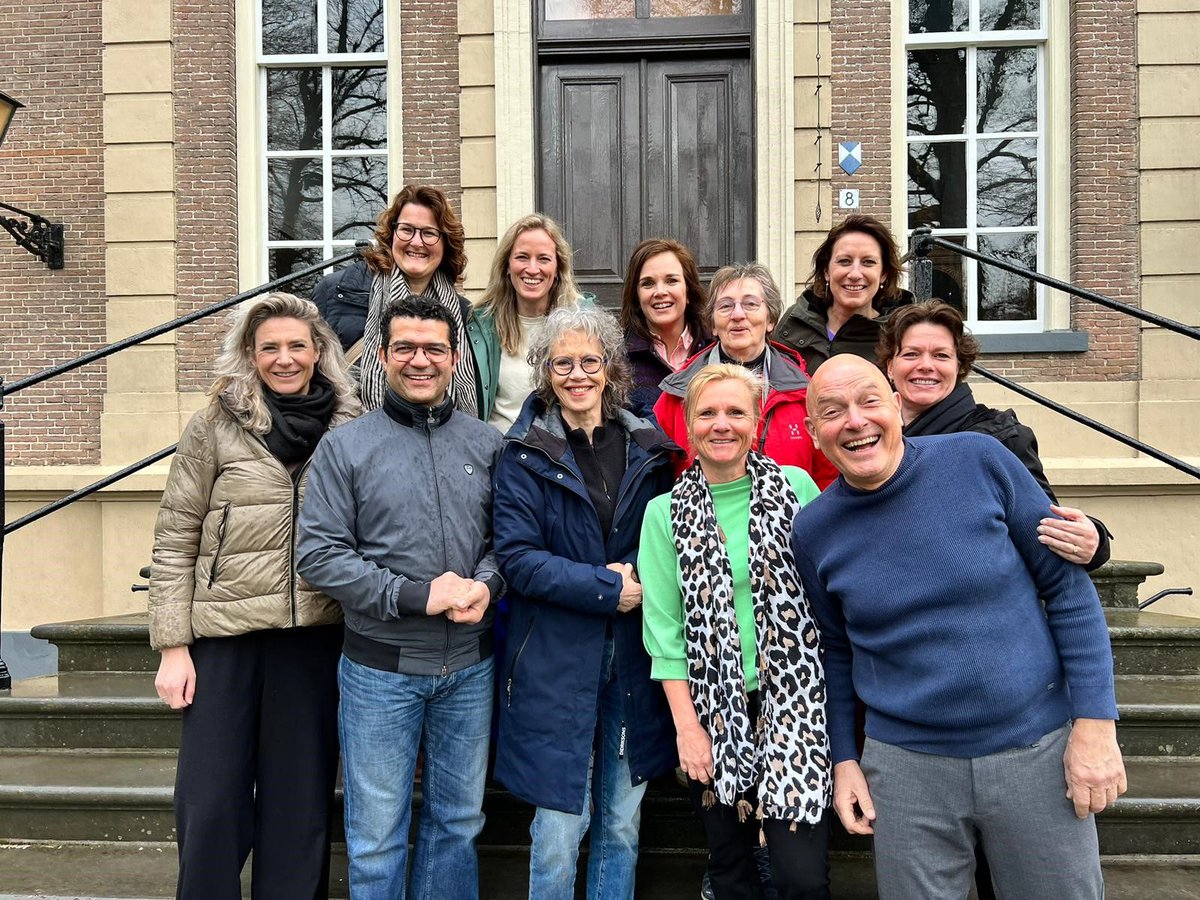 vanluyken's tweet photo. Inspirerende teamdagen waarop we met elkaar en onder de deskundige leiding van adviseur Edwin Fafié hebben gebouwd aan de toekomst van Van Luyken.

Een mooie start in de Achterhoek van nog meer teamdagen in het 45ste jaar van ons bureau! https://t.co/iRQxUcSSAx