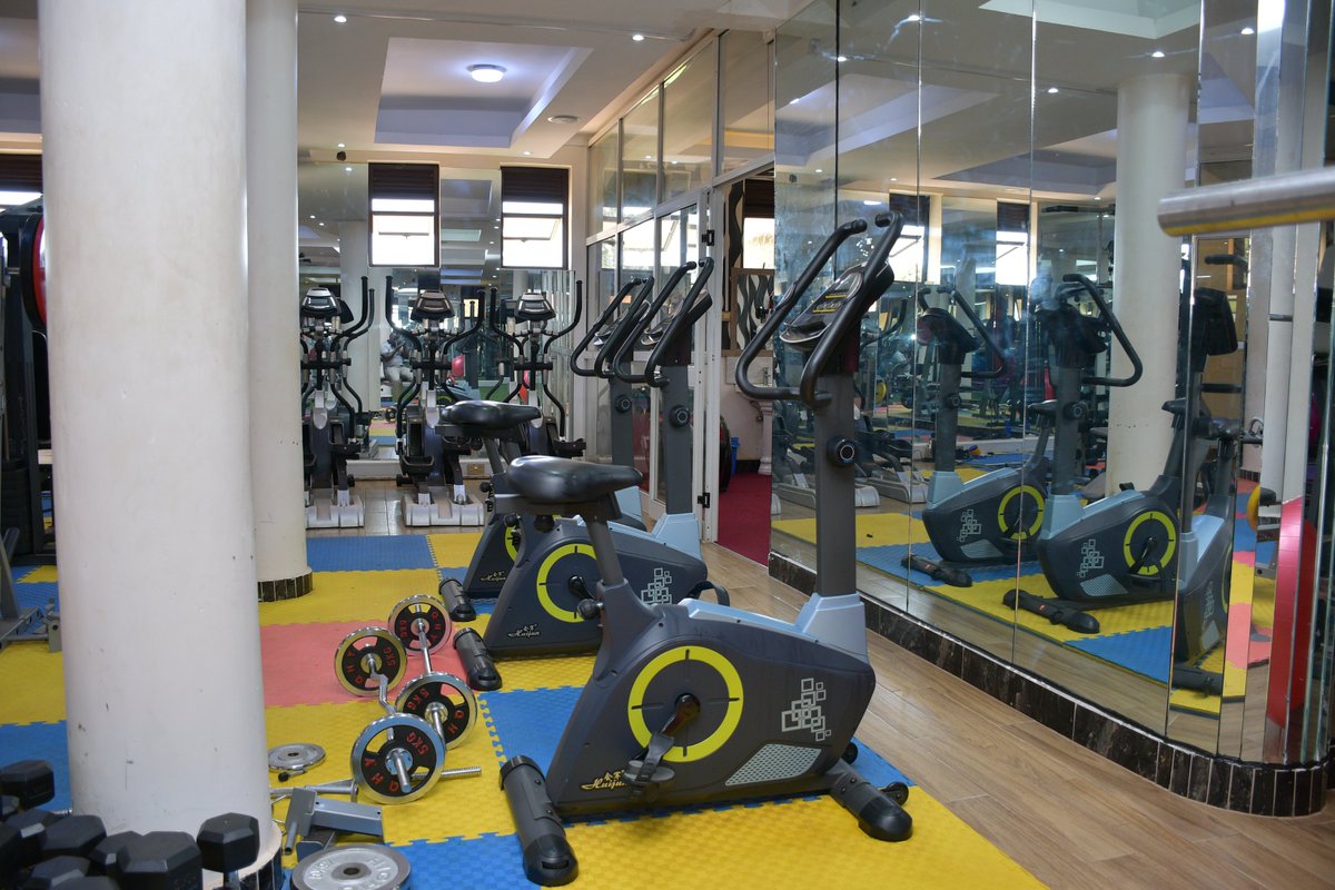 FavoredOgwal's tweet image. Experience the ultimate comfort at the top-notch gym located in Masaka City's #SoloHites Hotel. 

To reserve your spot, you can either call at +256-200926706 or +256393255451, email at info@solohites.com, or visit the website at solohites.com
#FeelTheComfort