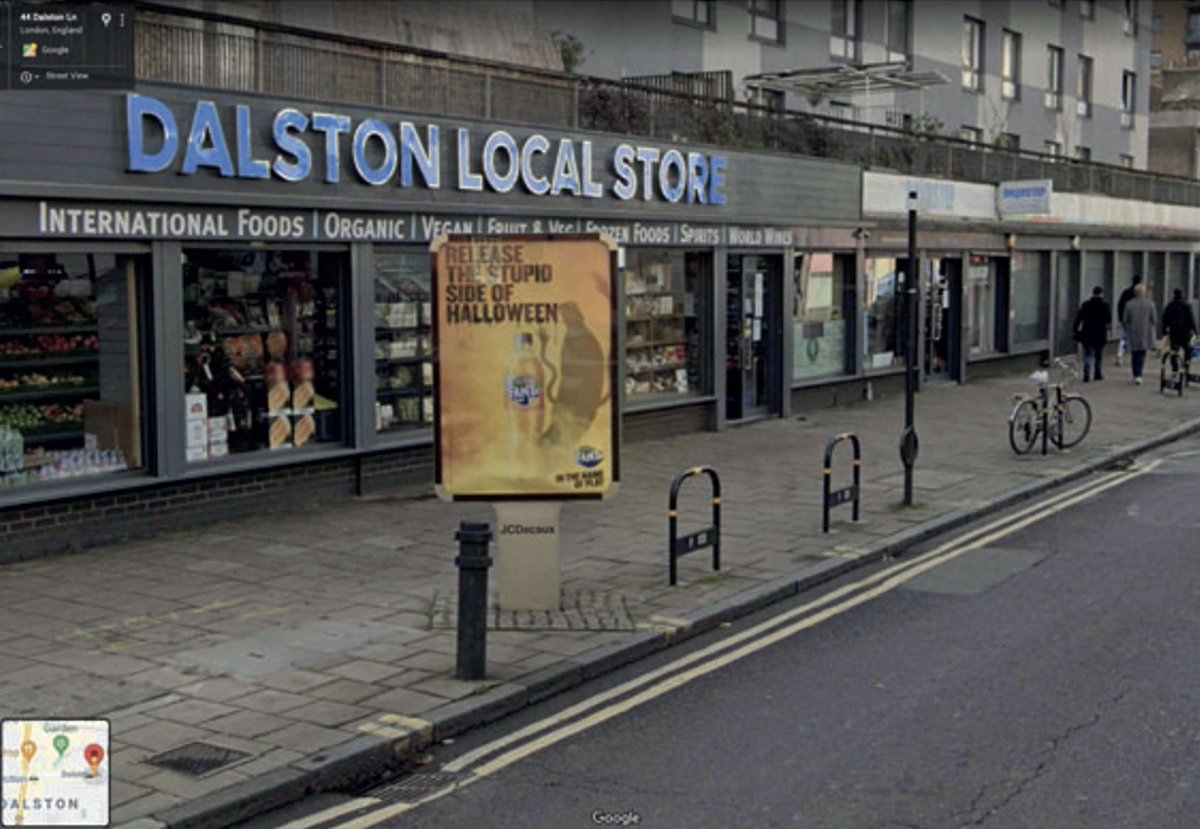 VincentStops's tweet image. Despite a duty to keep Hackney’s pavements clear, the termination of the contract with @JCDecaux that included removing the hoardings @hackneycouncil thinks it’s OK to negotiate them staying. They don’t seem to have asked @TfL who control most of the highway. #AbuseOfProcess