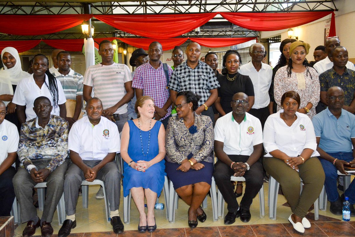 DiscoverJKUAT's tweet photo. The Costa Rica Ambassador to Kenya, Her Excellency Giovanna @valverde_stark gave a public lecture on the thematic areas of climate change and blue economy at our @jkuatMsa Campus. The event was officiated by the DVC RPE Prof. Kwanza. ^DP
https://t.co/2rneK0TyBU https://t.co/uprHx9ndc9