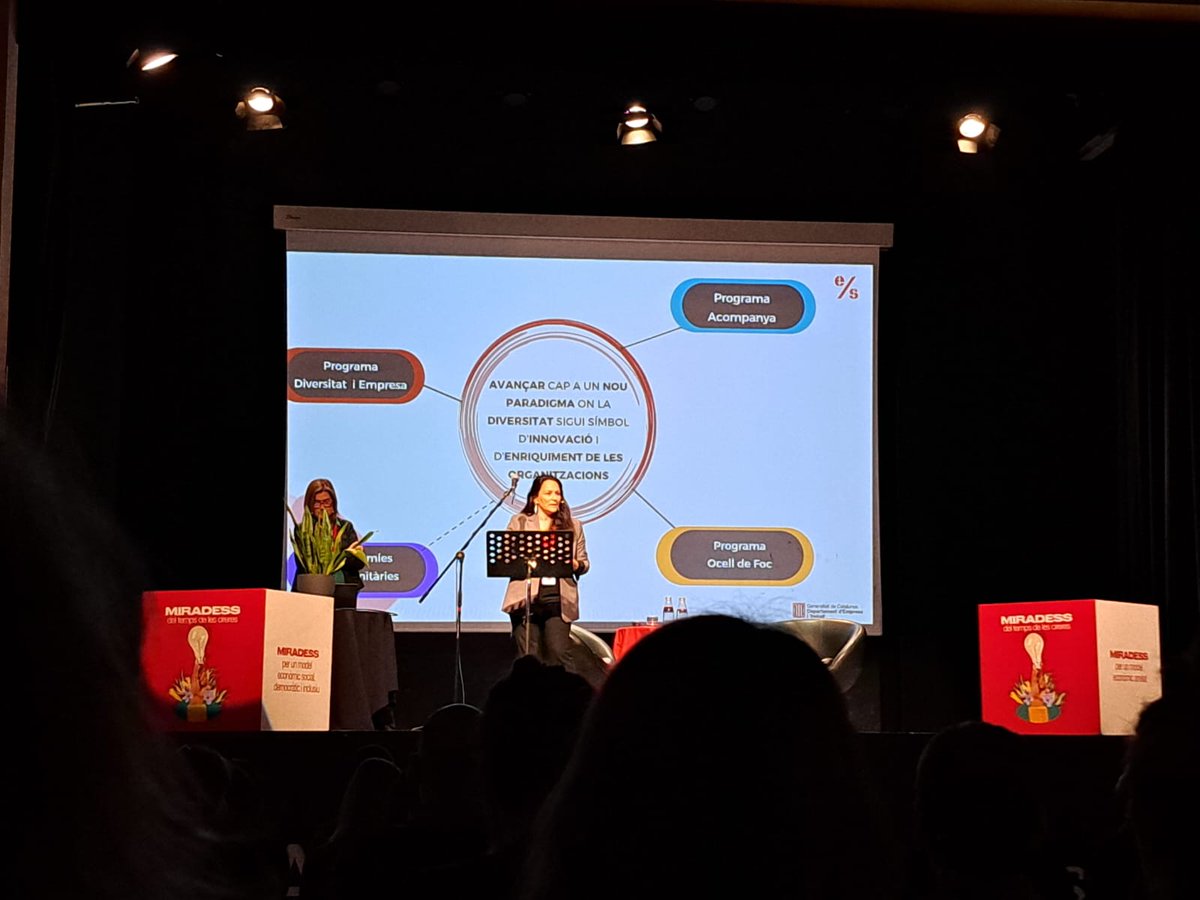 ecasacciosocial's tweet photo. Avui a #MiradESS, un espai de reflexió i debat de la política pública i l'#ESS a #Catalunya
💬Isabel Garcia, subdir.ª gral. de Treball en la Diversitat i el #3Sector, presenta el Programa #DiversitatiEmpresa dins les polítiques de #diversitat del dept. d'@empresacat i @treballcat https://t.co/UbpGmjMeVt