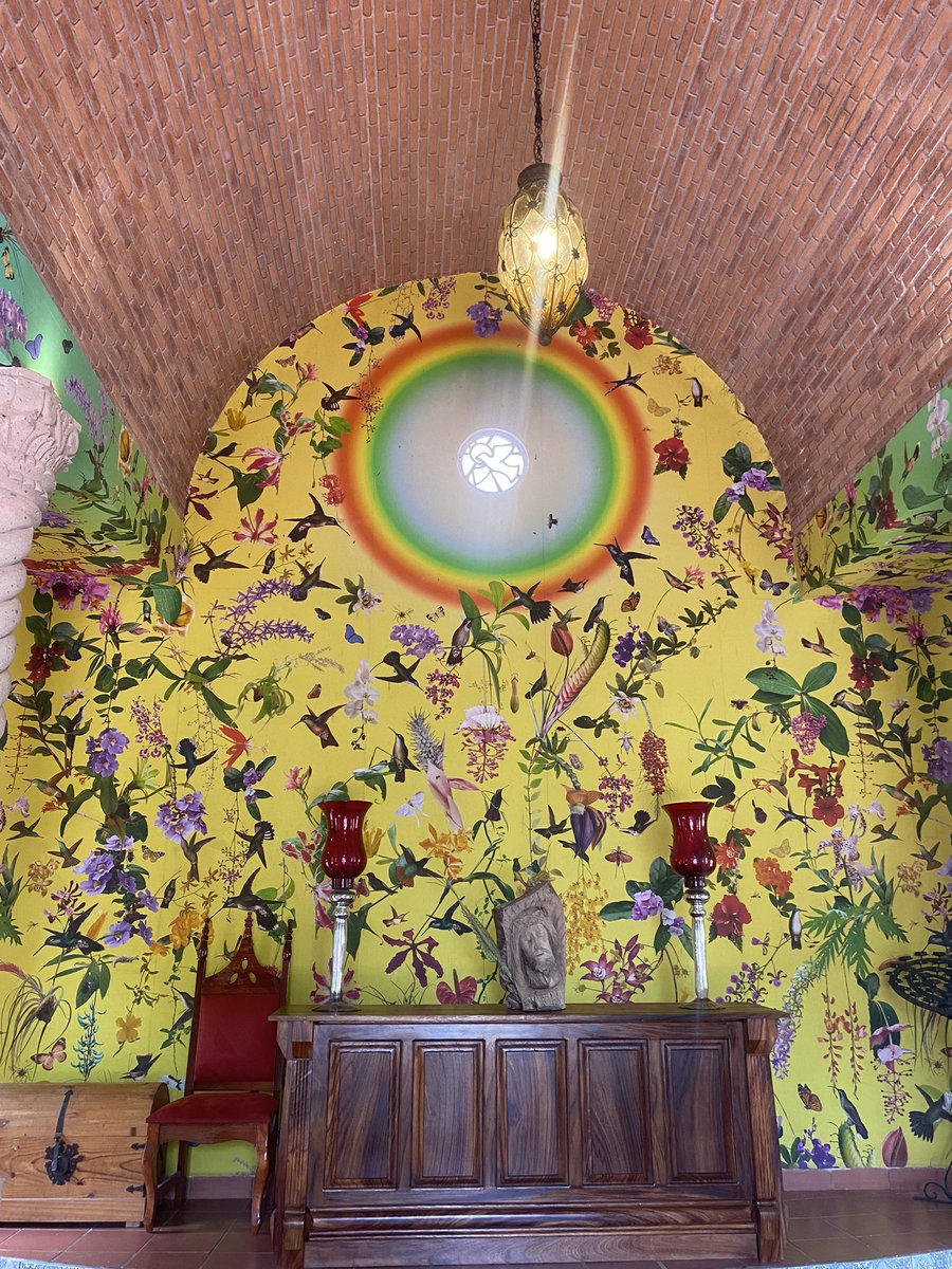 brookieeeeg's tweet photo. Look at this adoration chapel in the botanical garden in Puerto Vallarta https://t.co/CX4HVMabE1