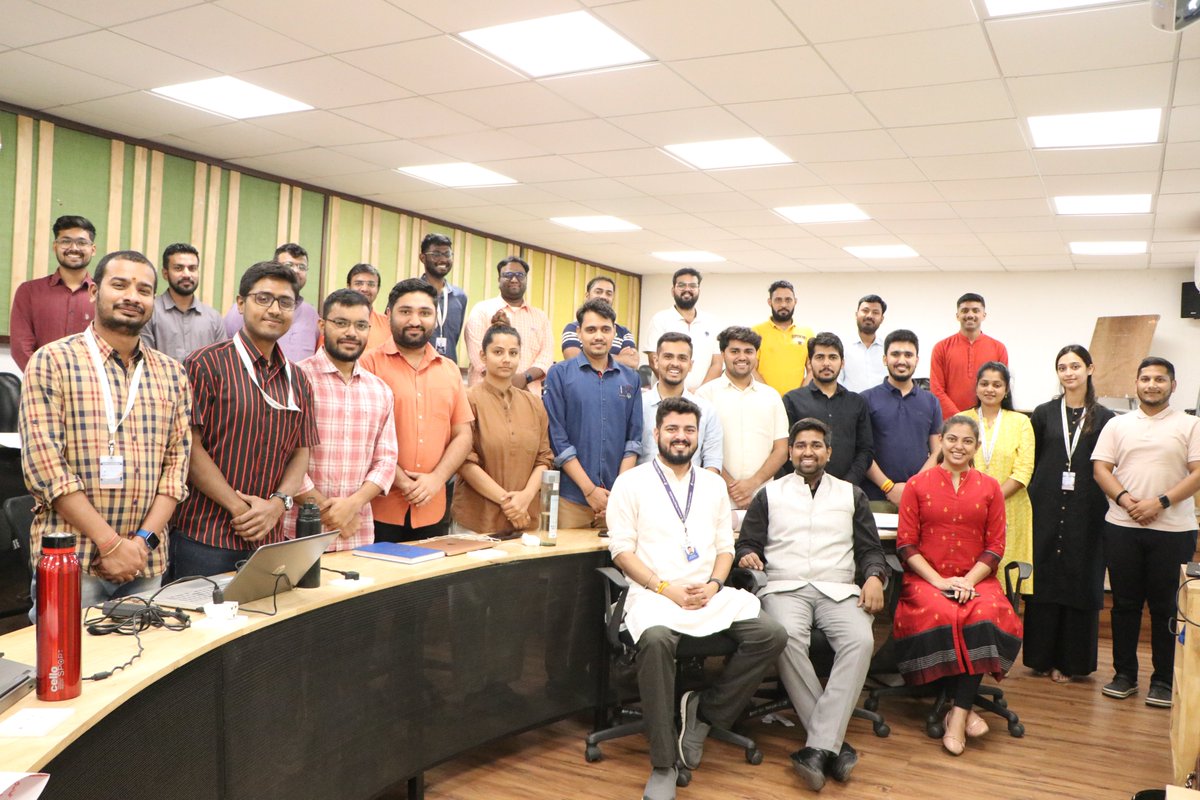 iidlpgp's tweet image. Mr @subhamize  took sessions on Intro to Governance, Good  Public Policy, along with case studies at @iidlpgp