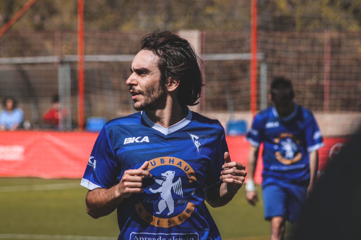 CFMadridRio's tweet photo. 📸🤩 MEJORES IMÁGENES | #SéniorA

▶️ ¡Disfruta de las mejores imágenes de la última victoria importantísima (3-1) del primer equipo! 👏🏻

📸 #Derek 

#VamosRío 💙
#SegundaAficionados
#SoñamosDespiertos https://t.co/tihY3OIccH