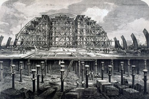 A large undercroft was built below the platforms and concourse, largely used for the storage of beer