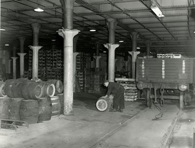 A large undercroft was built below the platforms and concourse, largely used for the storage of beer