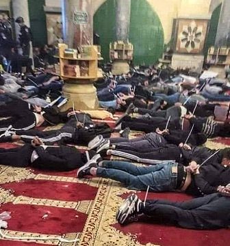 David_qva's tweet photo. Así se vive la libertad religiosa de Israel. Mesquita Al Aqsa...!! https://t.co/ZVPlMCeQCQ