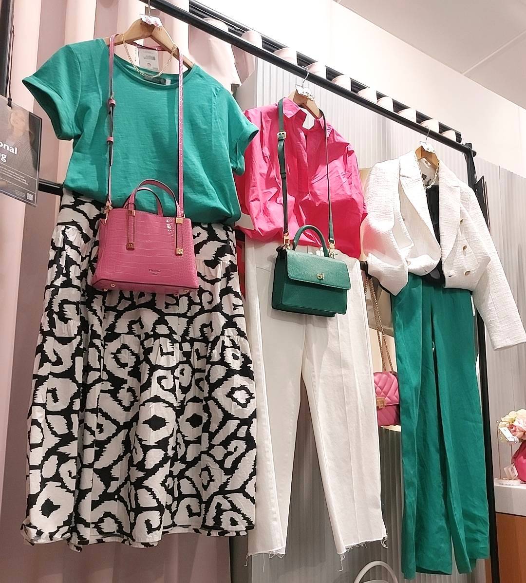 Spring has officially sprung, so it’s time to update your warm-weather wardrobe to be ready for all the upcoming plans 🌷👜🌻

From colourful blazers to stylish bags, we’ve got the top spring fashion trends for 2023.

Find out more: bit.ly/431NUv1