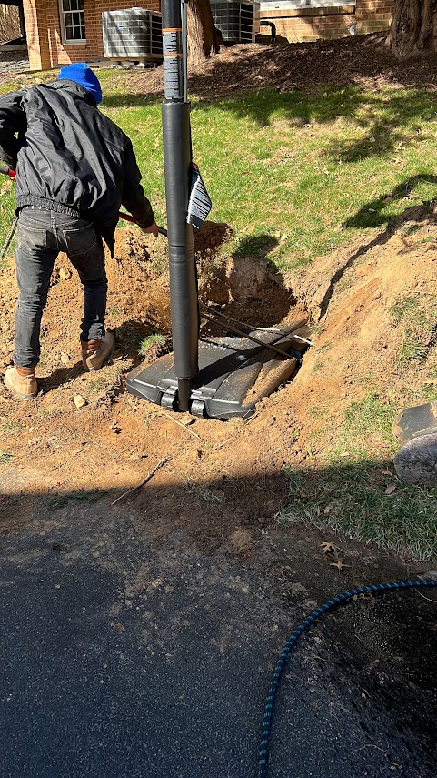 BBallsInstaller's tweet photo. Ensure your outdoor activity is complete with a professionally installed basketball hoop from our experts at Basketball Installers.   https://t.co/iYiweCVXqY https://t.co/E7U0aEzgeG