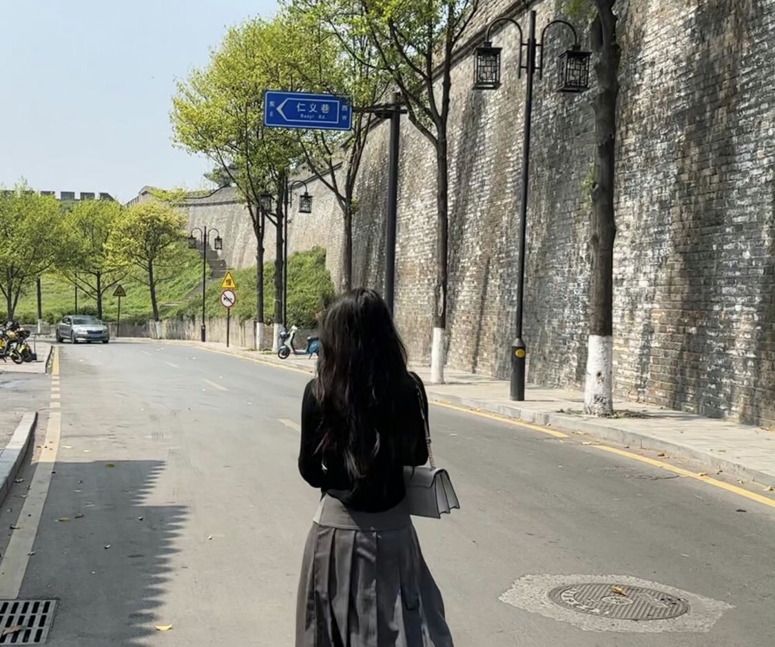 qiting9919's tweet photo. 我在襄阳古城等着你～

#湖北 #襄阳 #宜昌 #御姐 #人妻 #户外 https://t.co/HDPSs4WszA