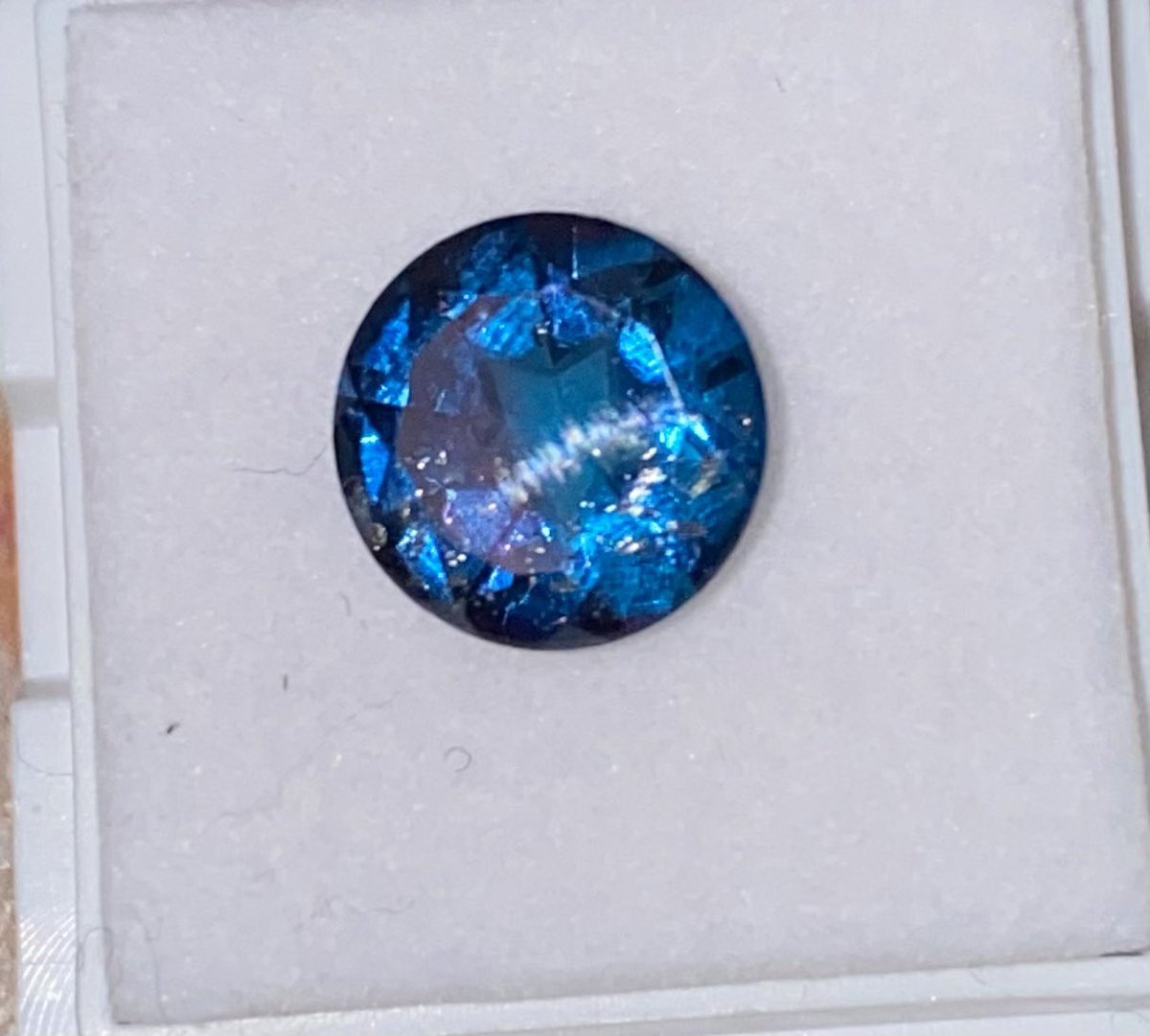 スカポライト ミャンマー 4.399ct ソーティング付き ルース-