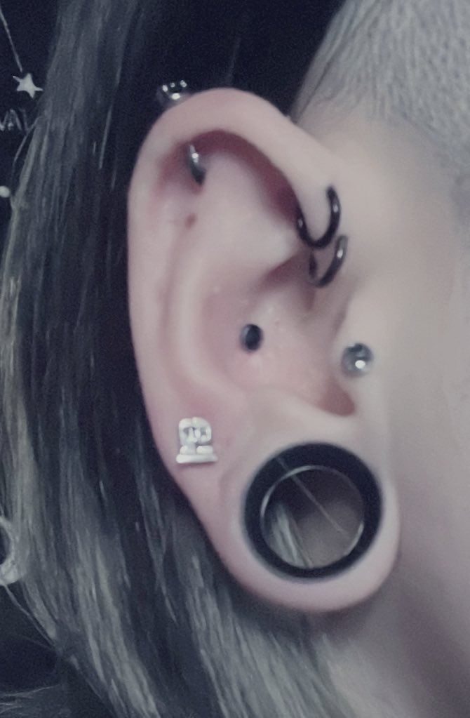 ⇀𝗛𝗿.𝟯 tweet media