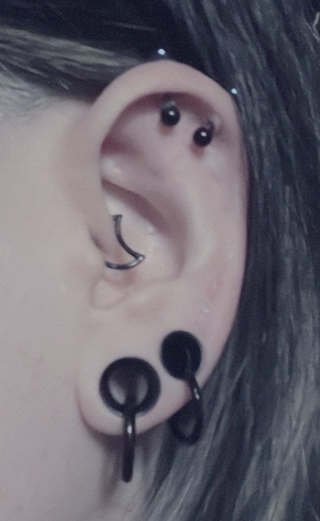 ⇀𝗛𝗿.𝟯 tweet media