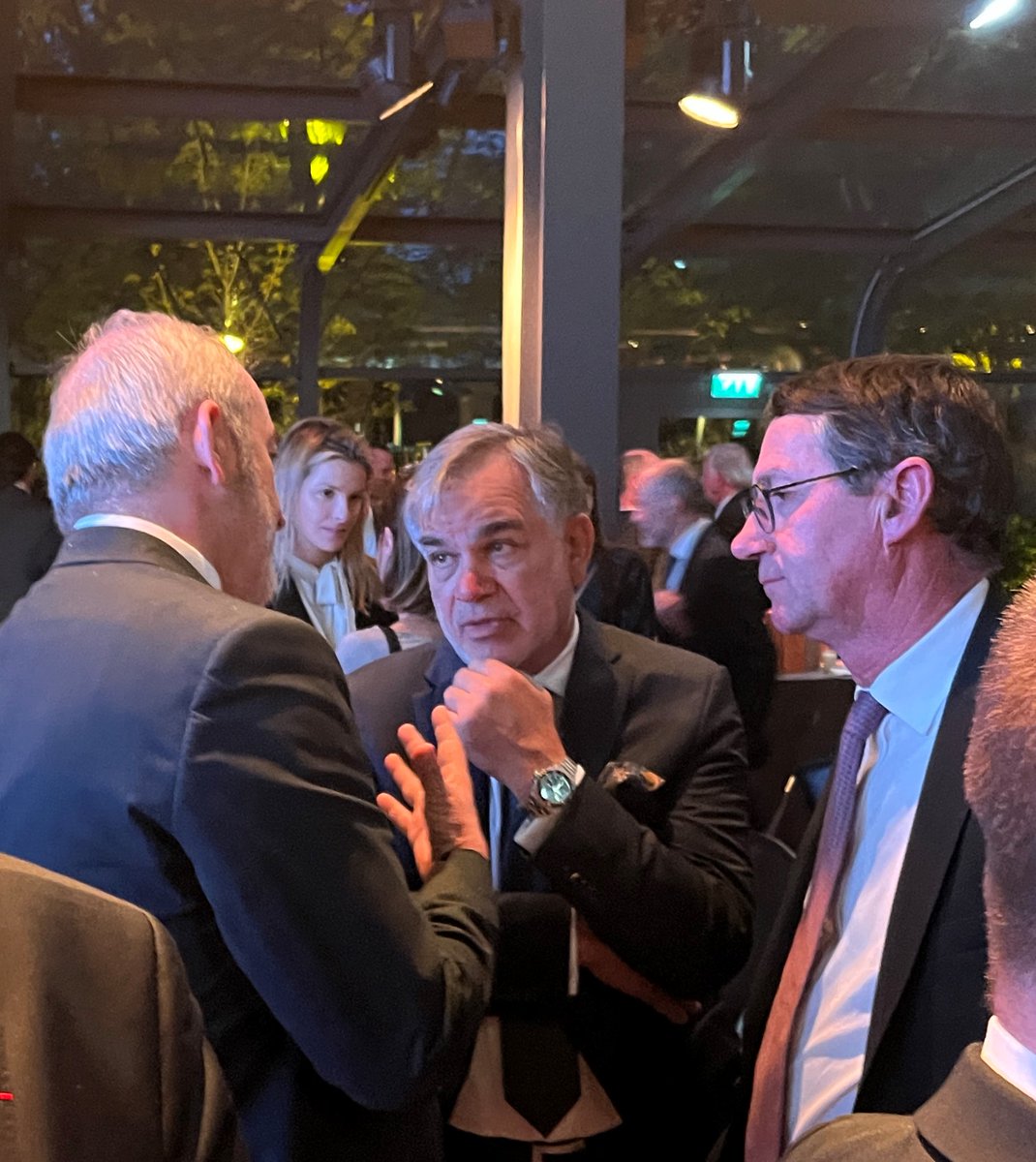 Very happy to have had the opportunity yesterday during the Annual Evening of Armateurs de 🇫🇷 to explain our position on social models and social dumping in the ferries sector to the President of the ECSA, <a href="/PhilipposPhil11/">Philippos Philis</a>. <a href="/HerveBerville/">Hervé Berville</a> <a href="/EU_shipping/">European Shipowners | ECSA</a> <a href="/ArmateursFR/">ARMATEURS DE FRANCE</a> <a href="/transportgovuk/">Department for Transport</a>
