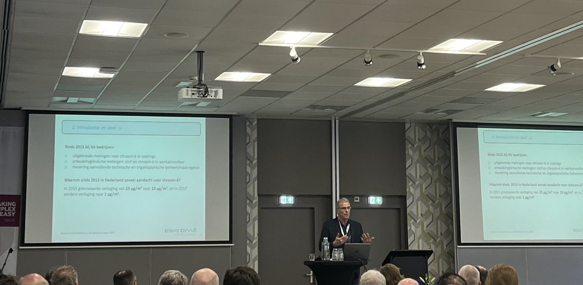 arbeidshygiene's tweet photo. In een van de sessies op  #nvva @arbeidshygiene symposium spreekt Peter van Balen over Risico's van blootstelling aan stuifzand en Joost van Rooij over Chroom-6 blootstelling bij NS-medewerkers anno 2022 https://t.co/MOiM8FL4Vg