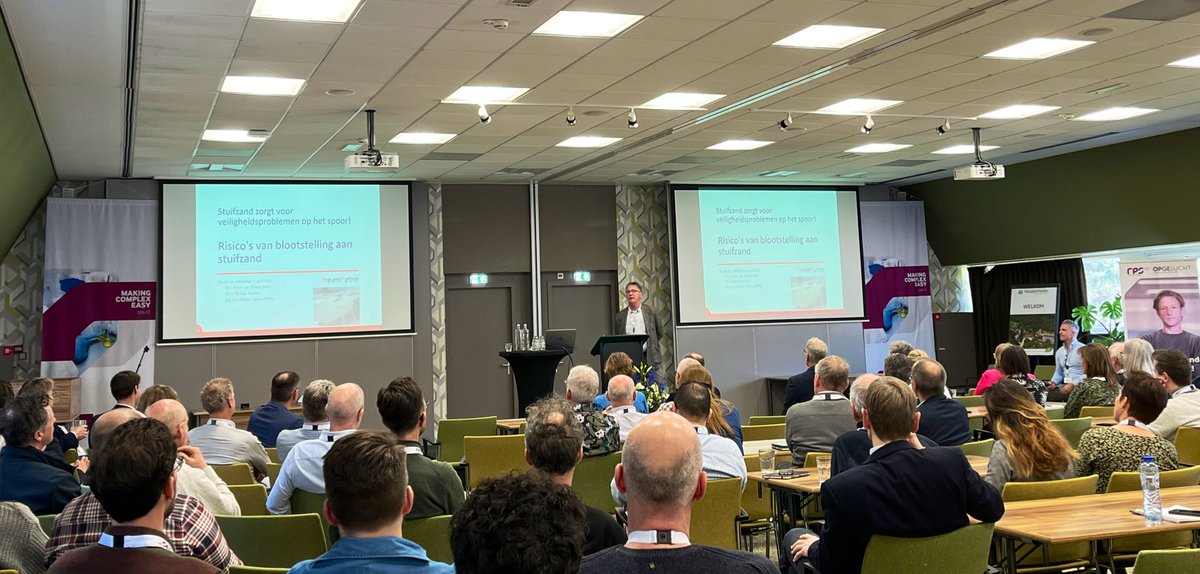 arbeidshygiene's tweet photo. In een van de sessies op  #nvva @arbeidshygiene symposium spreekt Peter van Balen over Risico's van blootstelling aan stuifzand en Joost van Rooij over Chroom-6 blootstelling bij NS-medewerkers anno 2022 https://t.co/MOiM8FL4Vg
