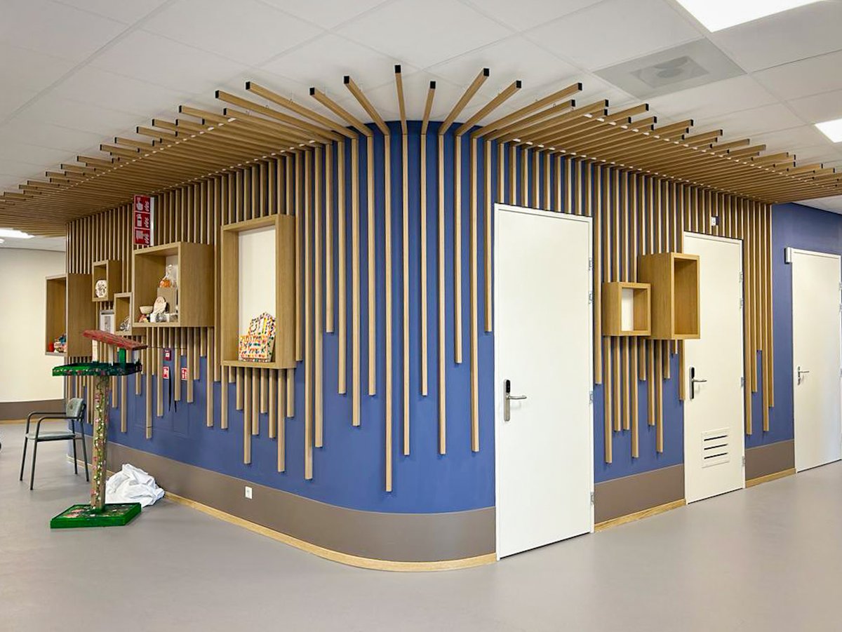 Tijdens de opening van het nieuwe activiteitencentrum op Swetterhage (@GemivaSVGGroep ) waren wij helemaal onder de indruk van de kunstwerken die cliënten hadden gemaakt! Hierop is het duurzame <a href="/Rockpanel/">Rockpanel</a>, dat is gekozen als gevelbekleding, prachtig abstract in beeld gebracht.