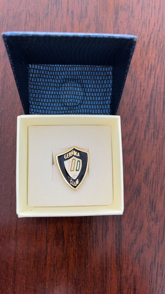 🆕Disponible desde YA el pin Centenario de la SD Gernika Club💯. 

🪙Plata con baño de oro

🛒🛍️ venta en la Joyeria Amurrio, calle San Roque 3, 
📞946 25 09 28

🛍️🛒Alkar Kirolak, Barrenkale kalea, 📞946 25 41 94.

 Gernika-Lumo

🎫Pvp: 50,00€