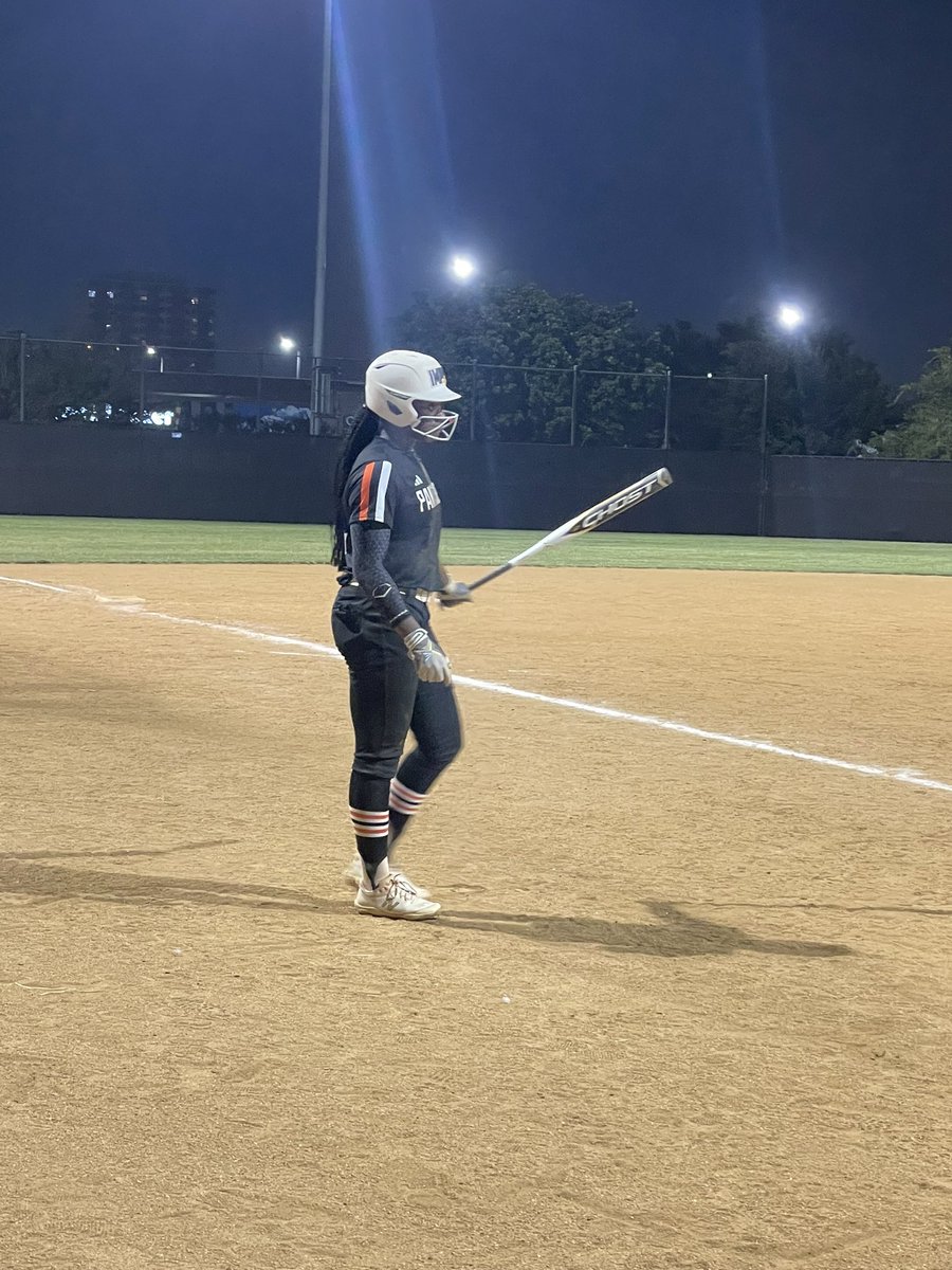 I ❤️ watching this kid play her sport! She dominates at the plate, but rarely do you hear about her many defensive plays at 3B or SS which were phenomenal in last night’s win against St Agnes! Panthers are now 4-0 in District! Go Panthers! <a href="/vvictoriahunter/">VICTORIA HUNTER</a> <a href="/PiusXSoftball/">St. Pius X Softball</a>
