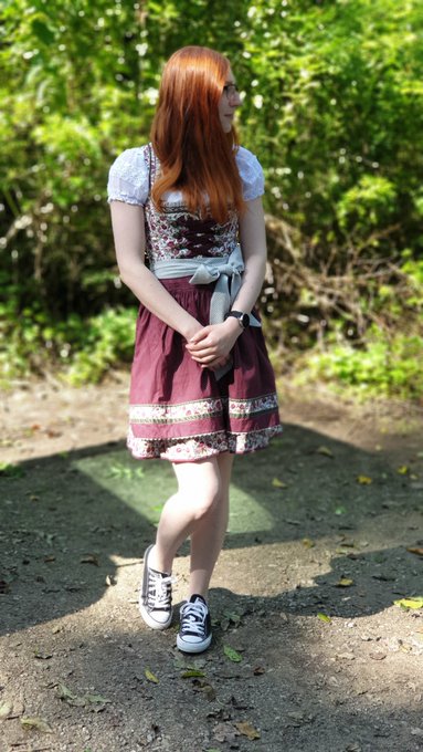 Ein altes Bild auf meinem Handy gefunden. 🦊 https://t.co/9m4iBUDXMy<a href="/tag/shooting"class="tags"><span>#shooting</span></a><a href="/tag/redhead"class="tags"><span>#redhead</span></a><a href="/tag/girlswithglasses"class="tags"><span>#girlswithglasses</span></a><a href="/tag/redhairedgirl"class="tags"><span>#redhairedgirl</span></a>
