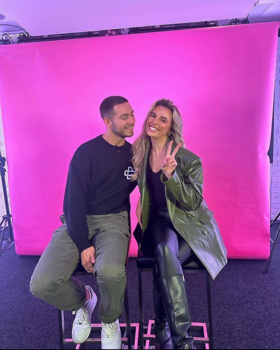 aitchrana's tweet photo. My babies are looking so FIT 👌🔥💯
#RonHall #LanaJenkins #LoveIsland https://t.co/9mu9WCiHcJ