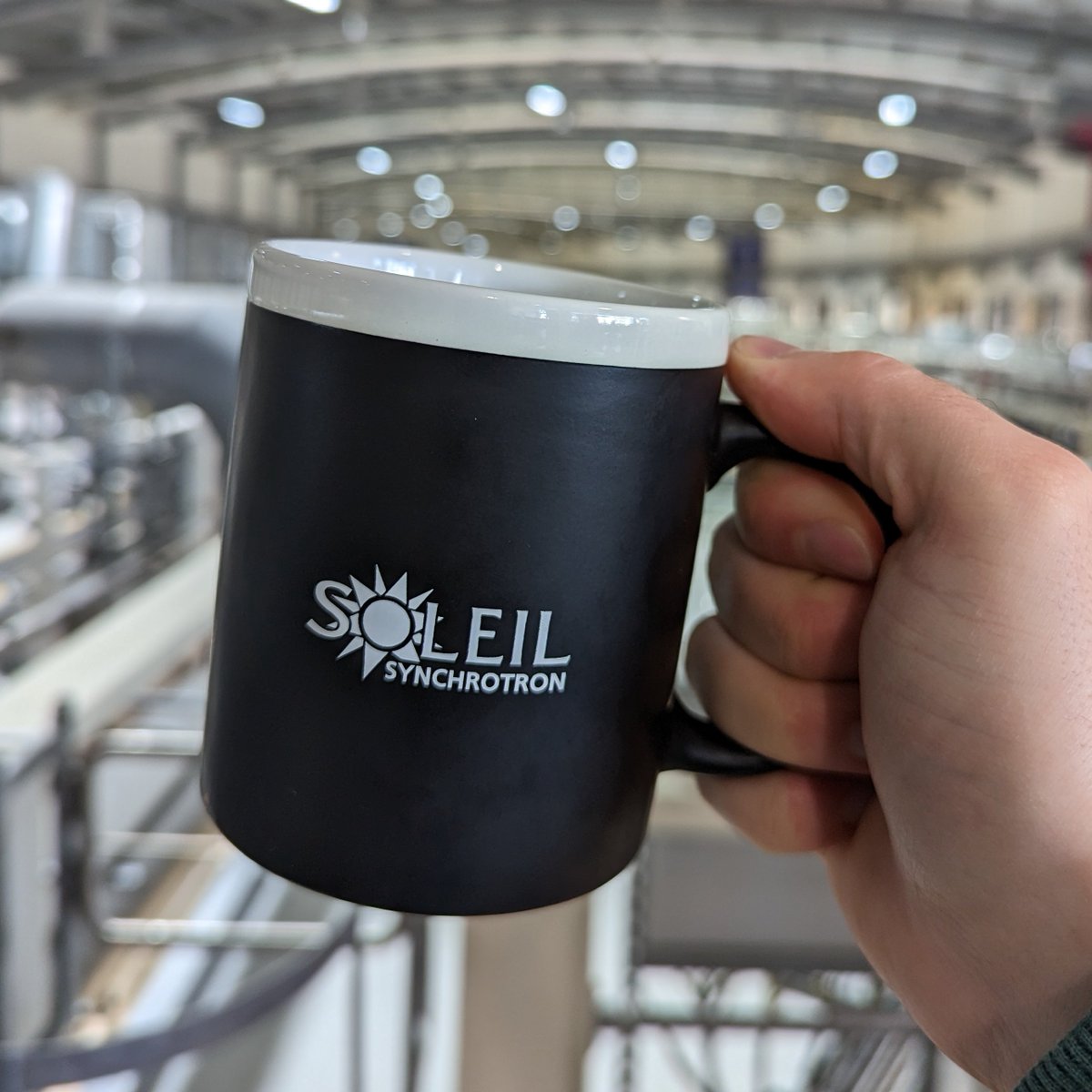 We're entering the quarter finals of #SynchrotronMugMadness 2: Electron Boogaloo so now it will be one vote per day. 

First up we have the bright orange cup and sauce combo of <a href="/MAXIVLaboratory/">MAX IV Laboratory</a> against the black mug/chalk board/guiness of <a href="/synchroSOLEIL/">Synchrotron SOLEIL</a>! 

Vote below!