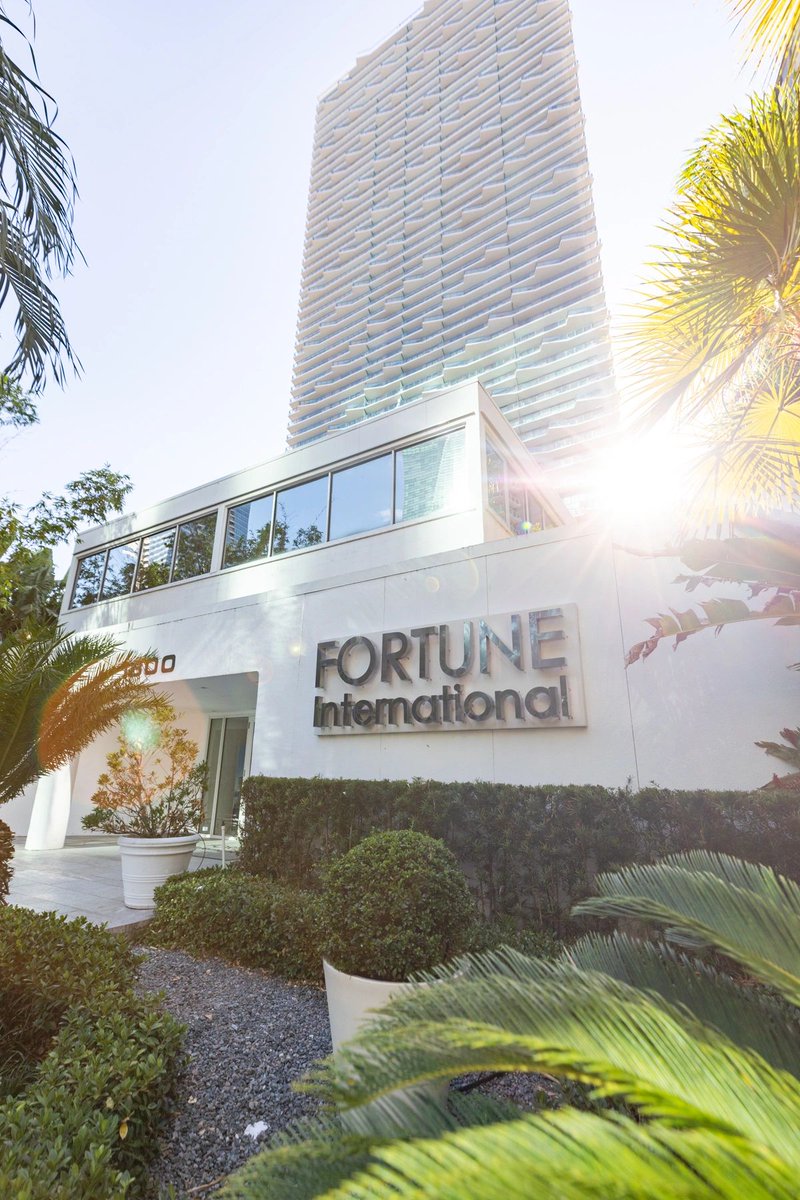 ayunez09's tweet photo. Whether you're looking to buy or sell, our team of experienced professionals cannot wait to work with you. #UnisInternational #MiamiRealEstate #HighEndHomes #MiamiFL #FloridaRealty https://t.co/iOpU3NAi2O