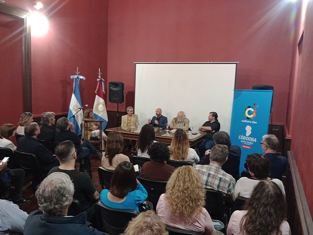 bibliocba's tweet photo. Hoy tuvimos la presencia como dijo la Directora de la casa Griselda Gómez de gente importante y querida en un acuerdo importante en el ito cultural, bienvenida Sede Juan Filloy de Biblioteca Nacional a Biblioteca Córdoba. #biblioteca #bibliotecacba #cordobacultura #culturacba https://t.co/tzw4NR8VFY