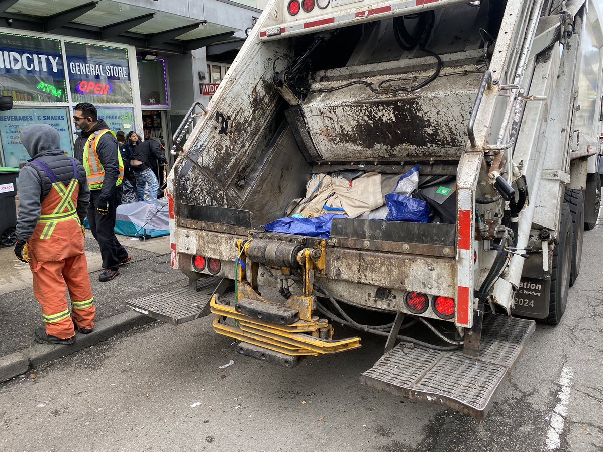 Emily Lazatin tweet media