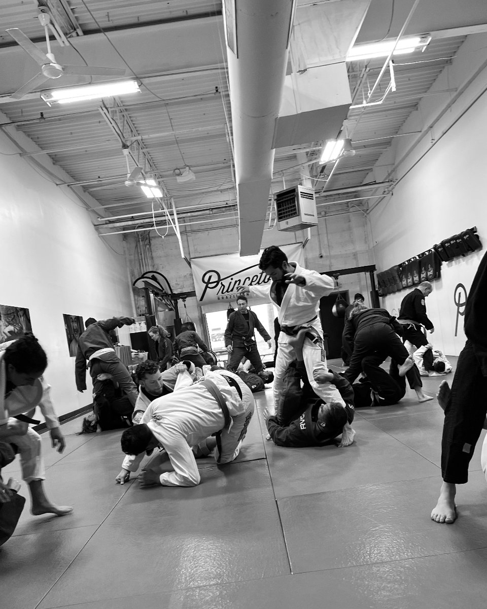 🔹GYM HYGIENE GUIDELINES🔹
We care about keeping our gym clean.
-Remove shoes &amp; wear sandals
-Clean gear after every use
-Short nails, hang dry gis
-Clean body, remove jewelry
-Stay home if sick
-Bandage cuts, no food/gum on mats
-Alert if blood on mats
-Call 911 for emergencies