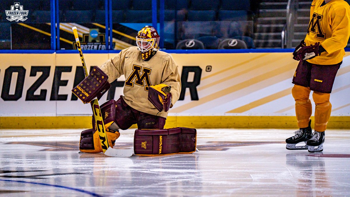 NCAAIceHockey's tweet photo. Feelin' 𝐆𝐎𝐋𝐃𝐄𝐍 in the Sunshine State! 🟡🔴

 #MFrozenFour x @GopherHockey https://t.co/PtZyzK9Sdb