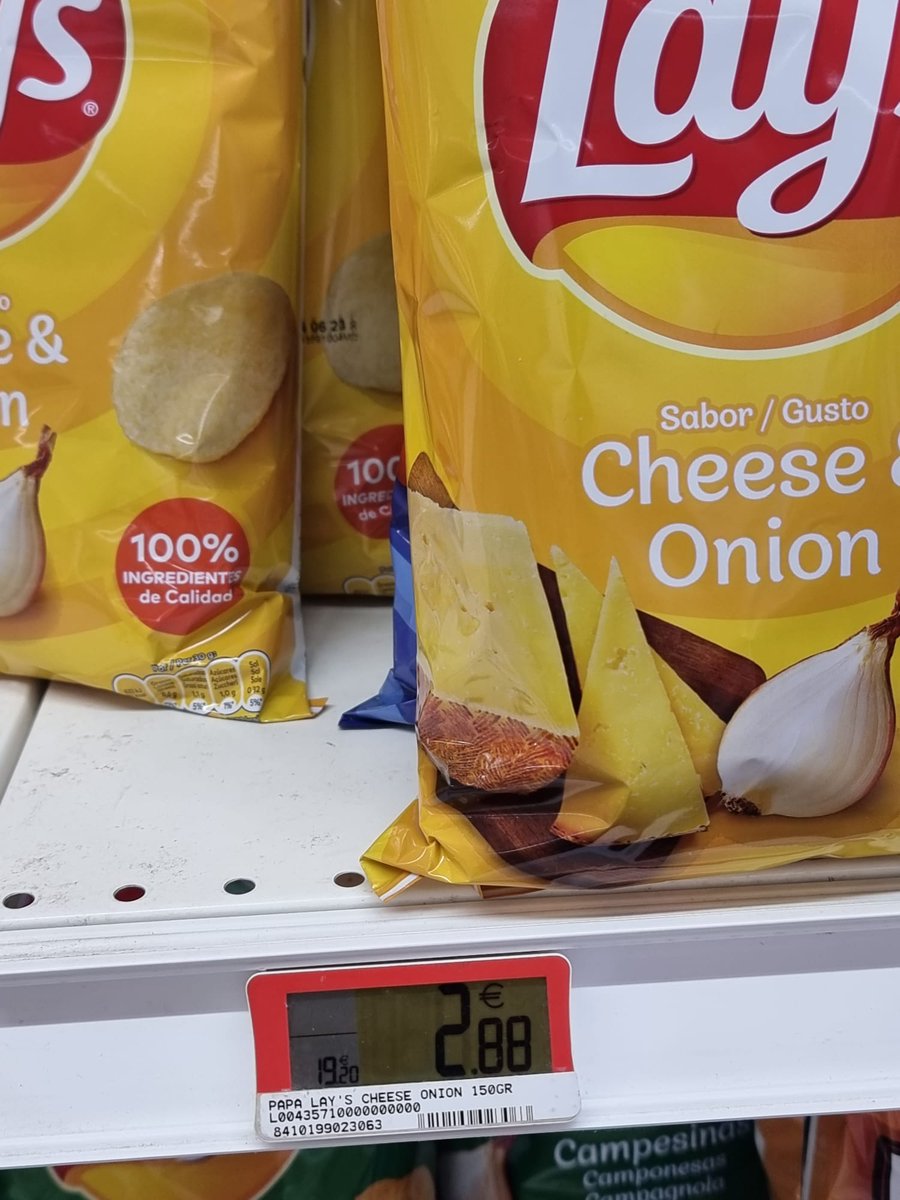 monkimarbles's tweet photo. How is this possible? It's cheaper to drink wine than eat crisps in Lanzarote 🤔🍷😂 #holibobs #thisdoesnotmakesense https://t.co/awSAKzb3eO