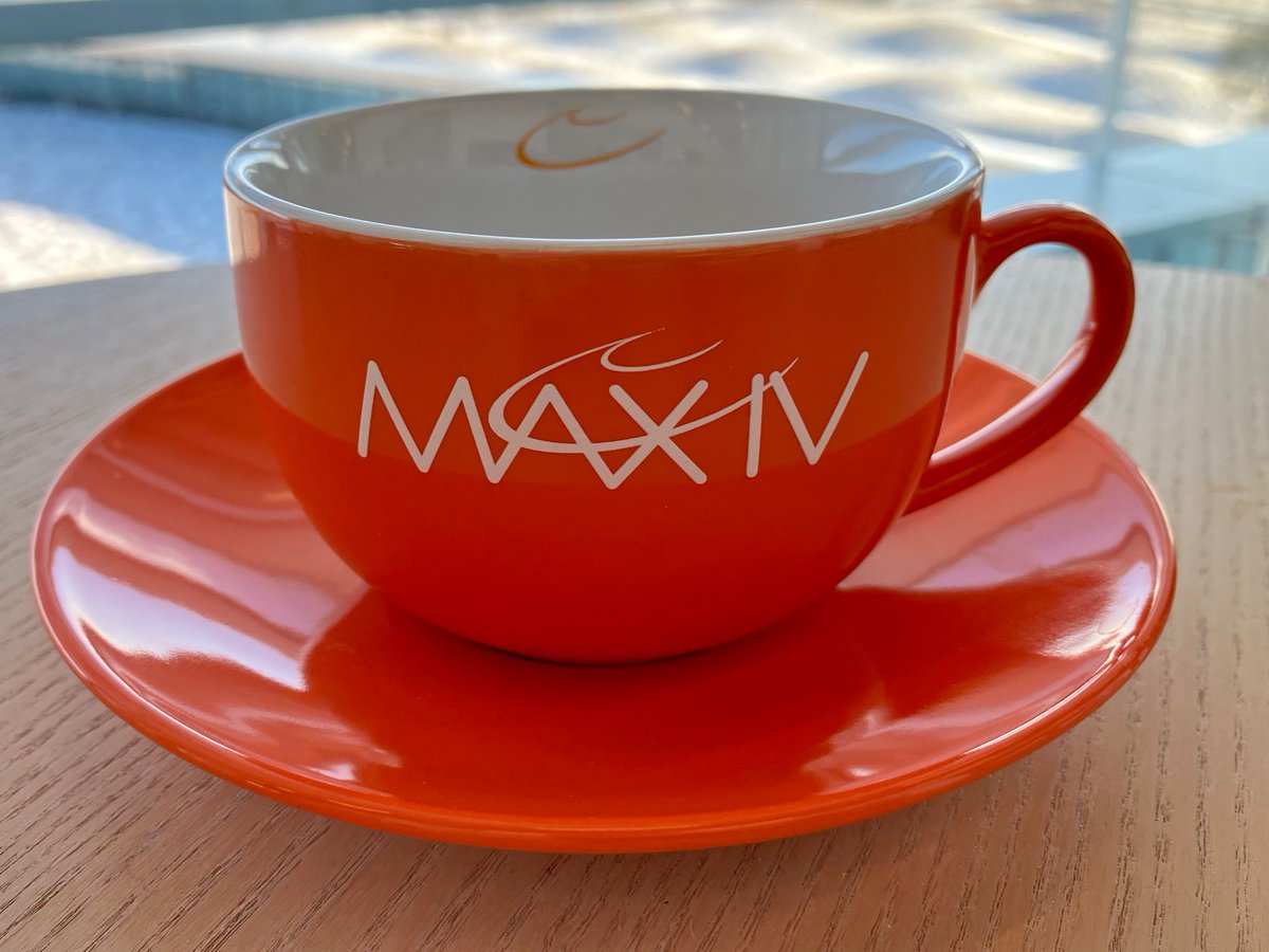 DrHorrell's tweet photo. We're entering the quarter finals of #SynchrotronMugMadness 2: Electron Boogaloo so now it will be one vote per day. 

First up we have the bright orange cup and sauce combo of @MAXIVLaboratory against the black mug/chalk board/guiness of @synchroSOLEIL! 

Vote below! https://t.co/jbgWt1Lb6o