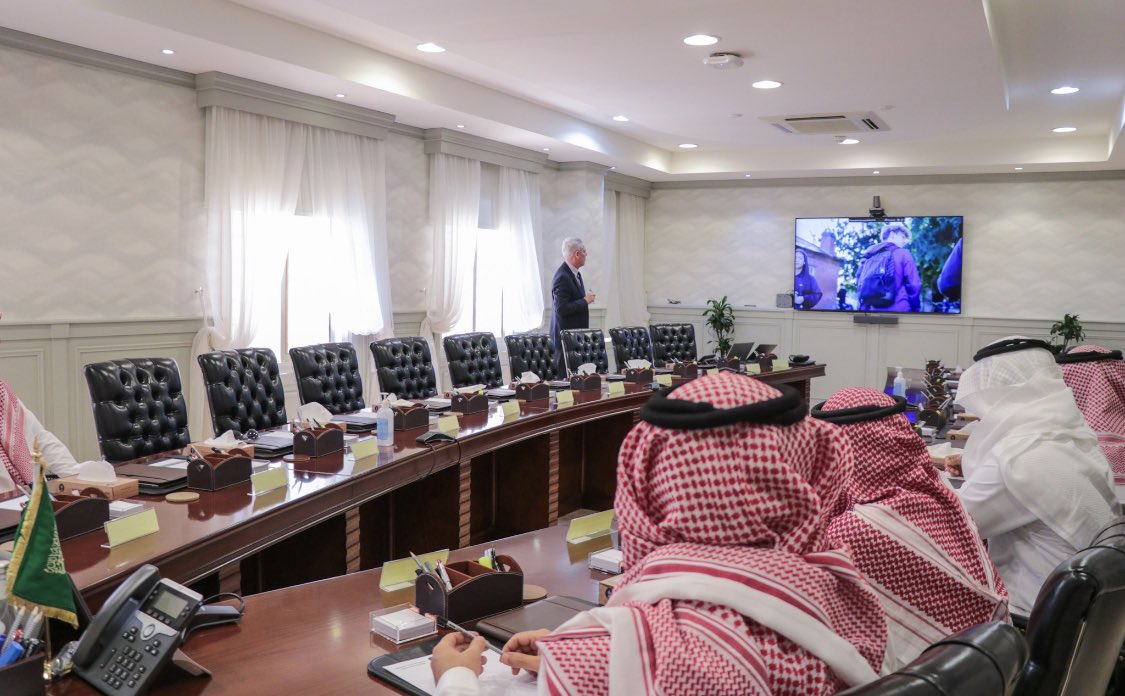 AlhammadNasser's tweet photo. تشرفت جديرللتعليم والتدريب والتوظيف بزيارة رئيس جامعة حائل ا.دراشد مسلط الشريف ونخبة من وكلاءالجامعة وعمداءالكليات والمعهد وتم طرح مبادرات وبرامج تعليمية شاملةللاستثمار في راس المال البشري حائل استثنائيةبقدراتها ومواردهاوزادتهاالجامعة عطاءتحقيقالطموح أميرالمنطقةلبناءتنمية مستدامة https://t.co/5NKRyRY4mC