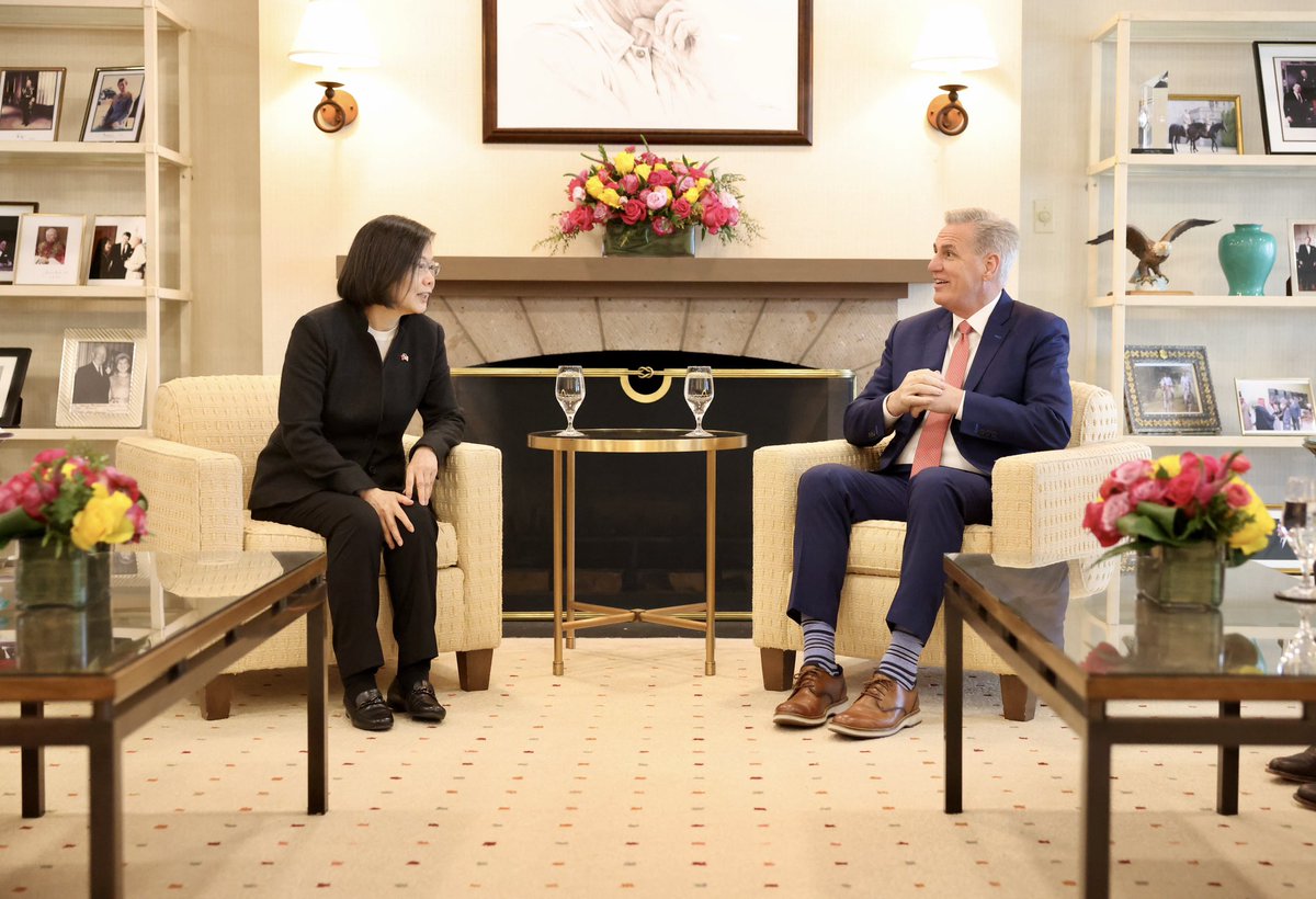 The friendship between America and the people of Taiwan has never been stronger. It is my honor to welcome President @iingwen to the @Reagan_Library. https://t.co/2XSIJRv7Vp