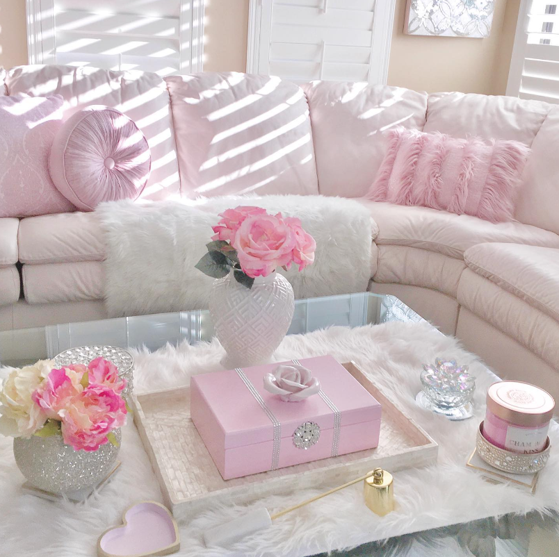 Followpink__'s tweet image. It’s a beautiful bright sunshiny day !
#pinkhomedecor #livingroomdecor #pinkhome #pinkdetails #prettyinpink #pinkalicious #valentinesdecor #gingerjardecor