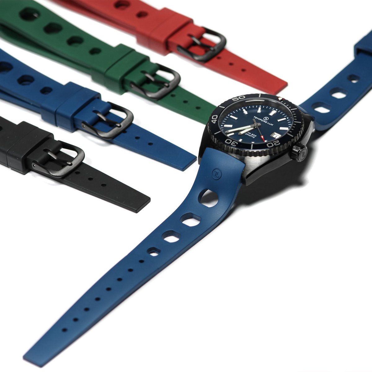 TemporeW's tweet image. We have the FKM straps of the OCEAN 200 series in stock. If you still do not have your OCEAN 200 watch, this is the best time to get yours and take it with its FKM strap in the same color as the dial.

temporelux.com/en/categoria-p…

Units are limited!
