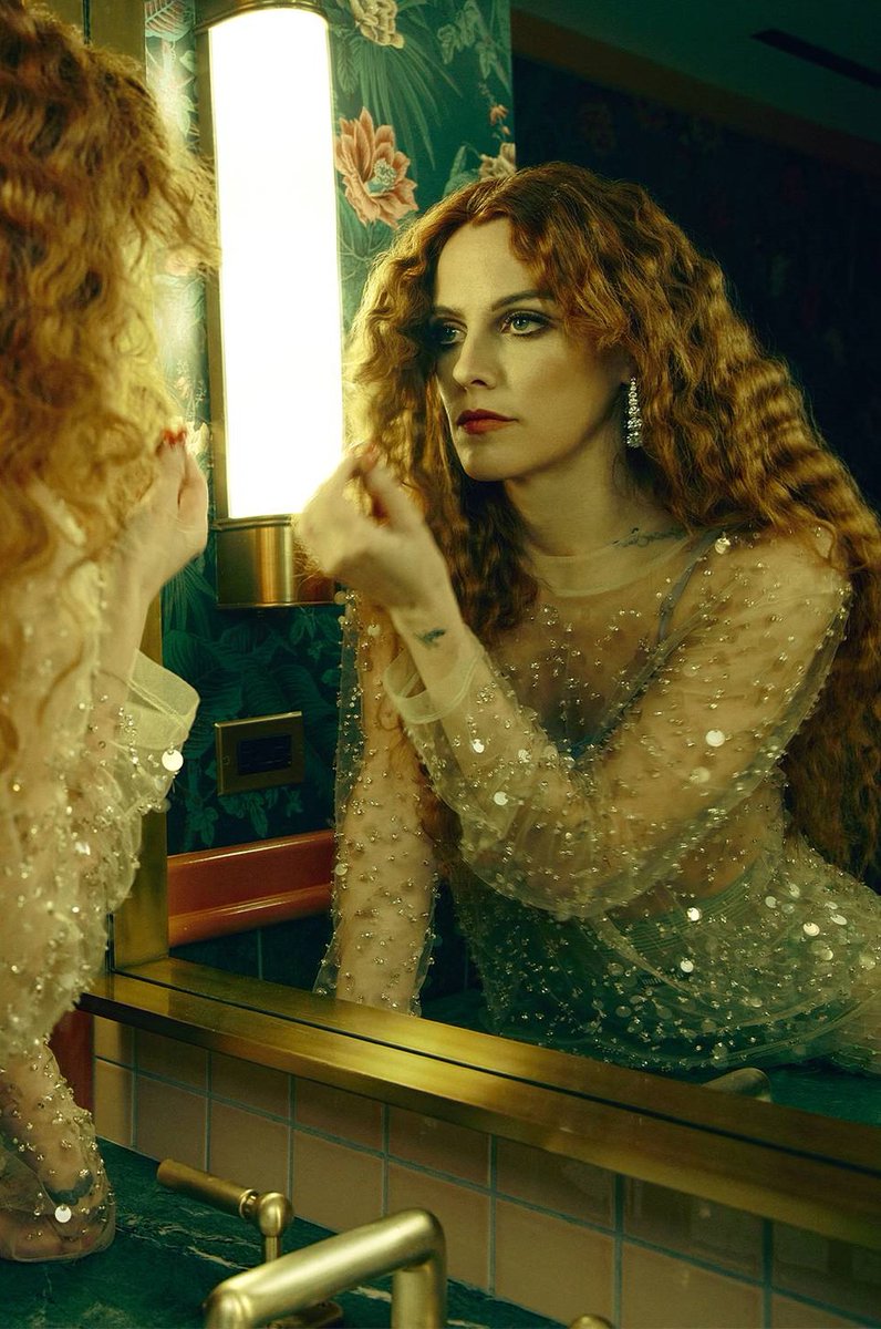 keougharchive's tweet photo. riley keough for 'who what wear' magazine. https://t.co/3PQ1GcuVQu