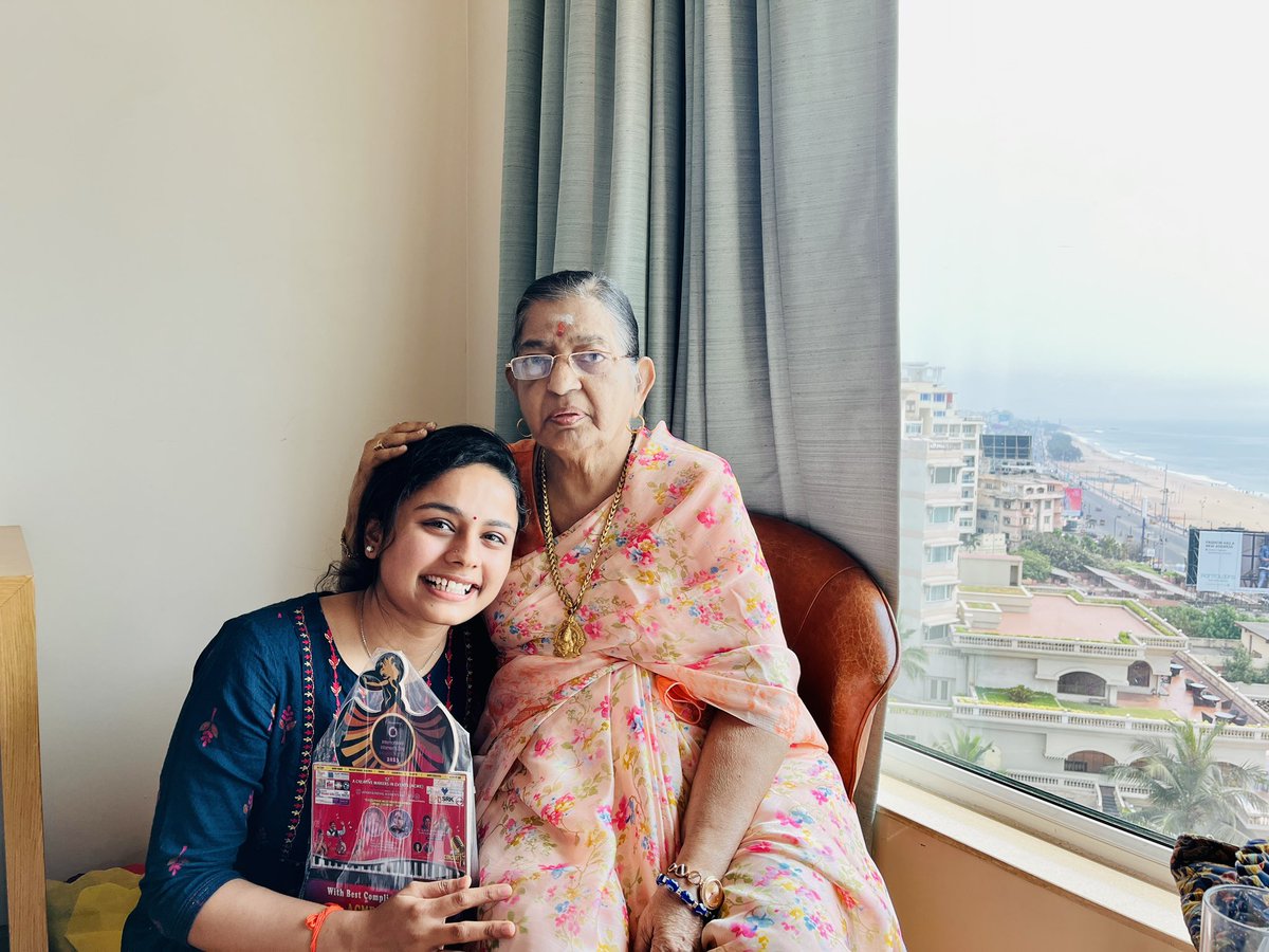 Nadapriya's tweet photo. No caption needed  
Just my Face says it all 

Indeed a blessed day !! Your every single word and blessing regarding my performance means everything to me amma ❤️❤️❤️🙏🏻😇

#Susheelamma ❤️ 
#FanGirlMoment

#nadapriya https://t.co/PaZe0HnXag