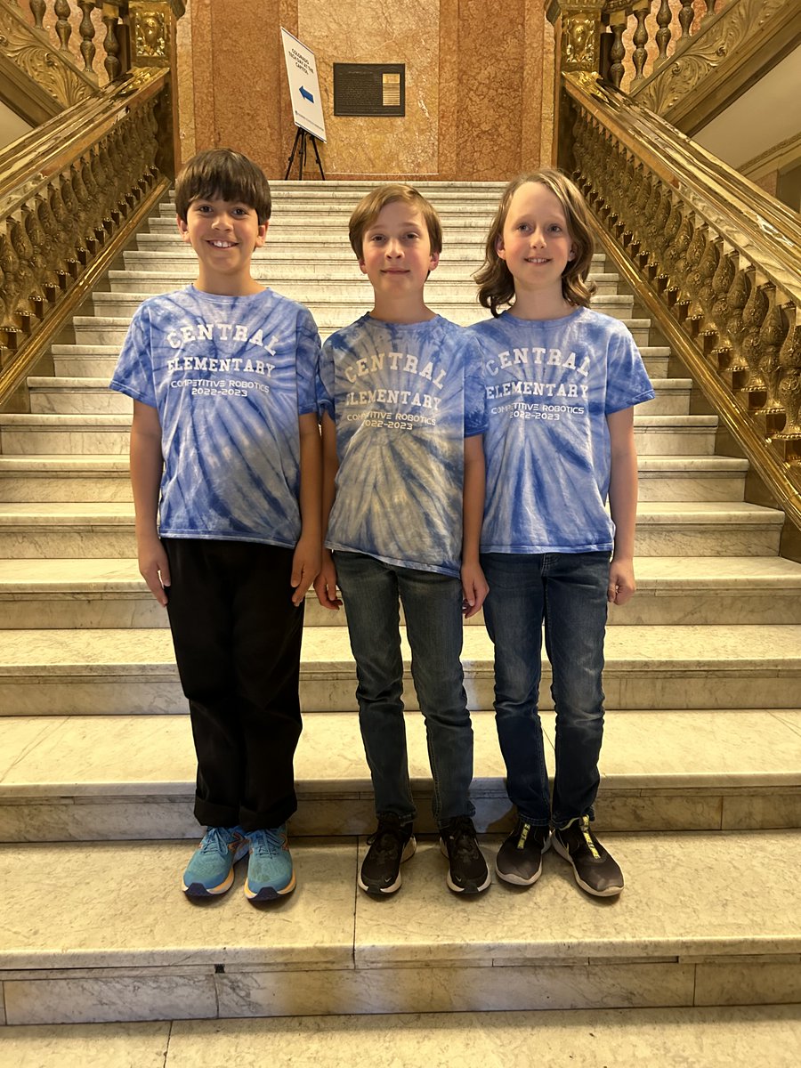 MsHernandezSVVS's tweet image. @CentralSVVSD_IB Central Robotics at the Capitol!  Colorado State Champions, team &apos;What Just Happened?!&apos; showcasing their robotics skills to lawmakers and business leaders in Denver with other leading robotics teams from SVVSD! #StVrainStorm #icsvvsd #SVVSDsupt