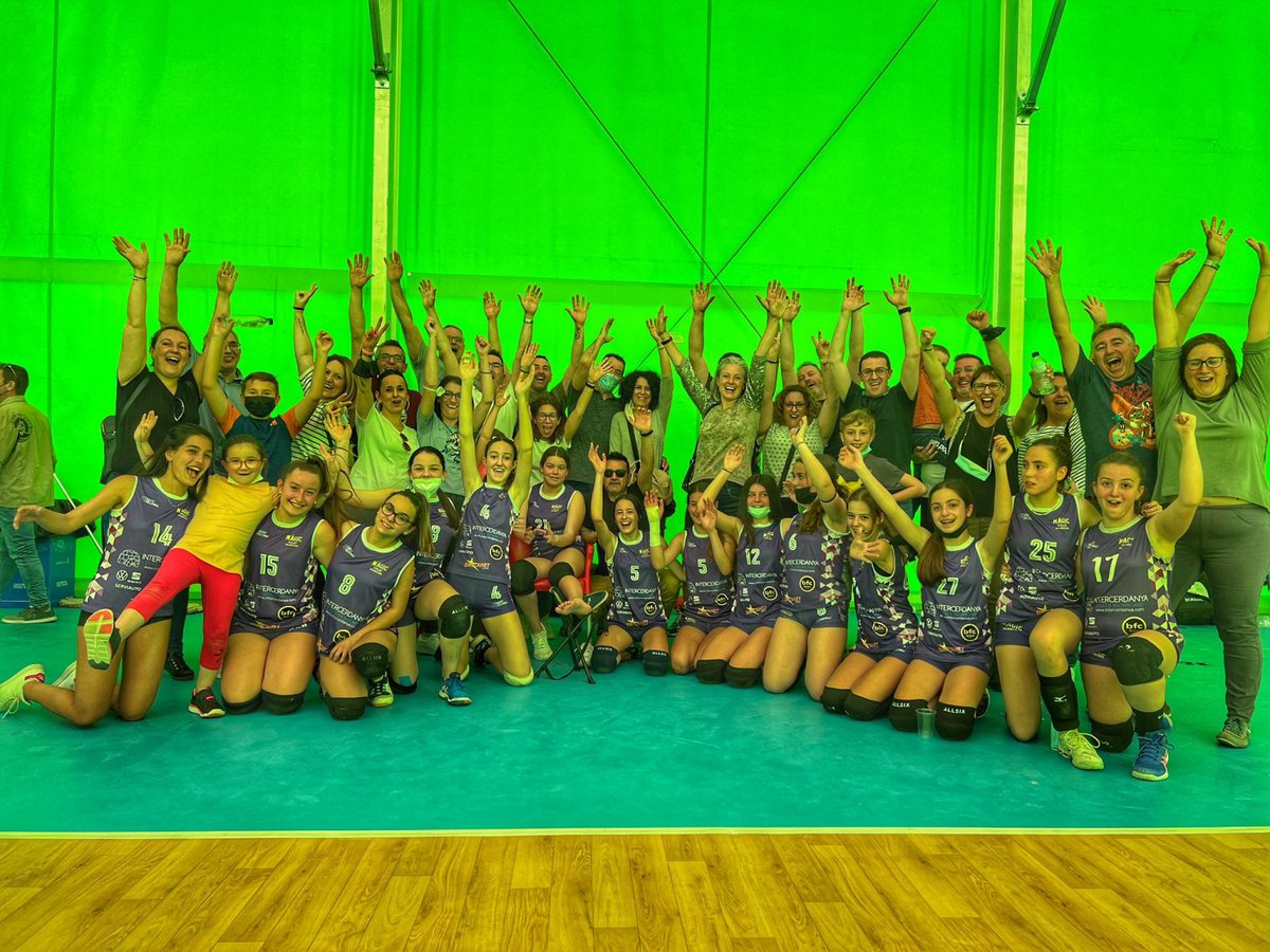 #Deportes:

Zaragoza celebra desde hoy y hasta el domingo 9 de abril la segunda edición de la #ZGZVolleyCup, un evento que reunirá a 120 equipos de #voleibol base de toda España, en categorías infantil, cadete y juvenil.

👇DETALLES👇
zaragozabuenasnoticias.com/2023/04/05/la-…